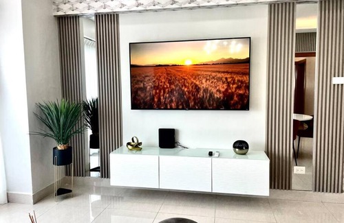 La Julia Apartment | VIP DELUXE AND TOWER J7 POOL GYM SAUNE WIFE