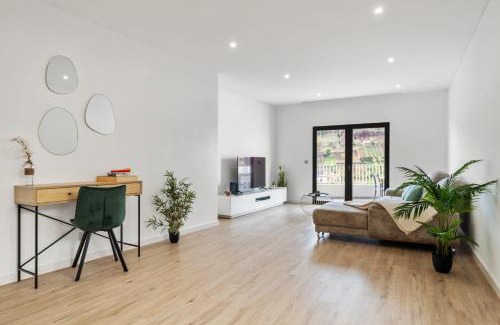 Estreito de Camara de Lobos House | VIRA by KAAMAH