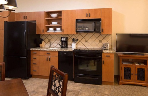 Cibola Vista Condo | Visit the amazing Red Rock Formation in this beautiful 1BD condo with amenities