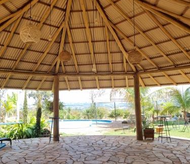 Lago Norte Ski Chalet | Vista Bella HostHouse 2