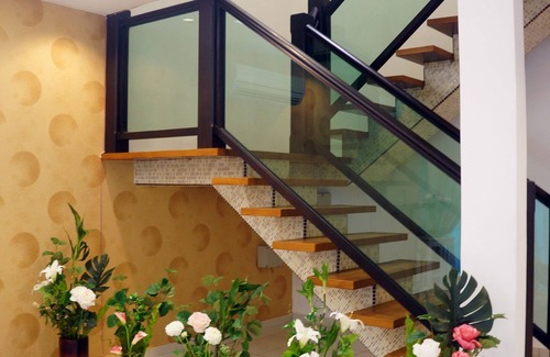 Downtown George Town House | Vista King With Attached Bathroom