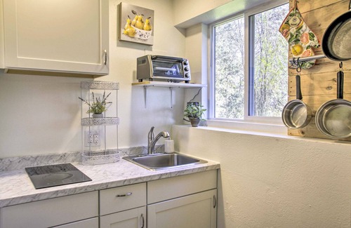 Nine Mile Falls Apartment | Vista Retreat: Stunning Views & Spacious Comfort