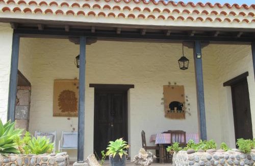 San Bartolome de Tirajana House | Vivelorural casa en Valle de Chira con piscina