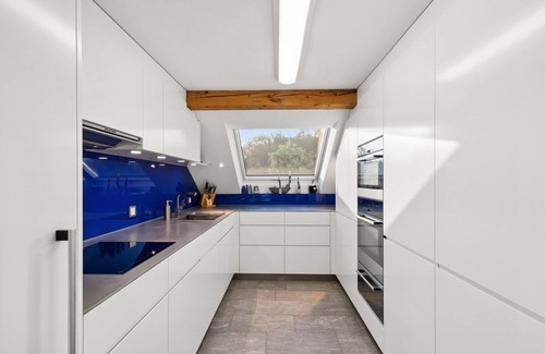 Kloten Villa | VK Zürich Airport Homestay Villa Bänikon