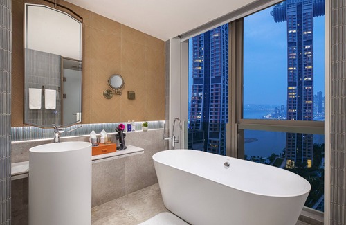 Yuzhong Hotel | voco Chongqing Chaotianmen by IHG