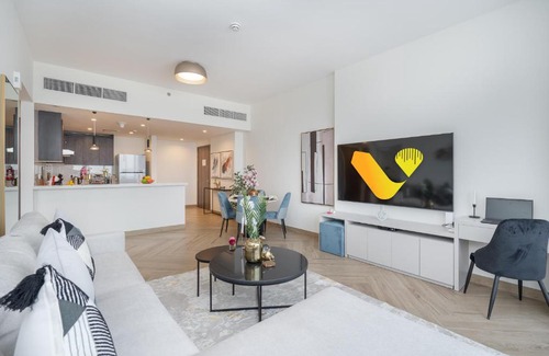 Bur Dubai Apartment | Vogue Al Wasl 1 Residence West 13th Floor with Large Balcony for view of Sheikh Zaid Road and One Za'abeel Tower and Burj Khalifa, Walkable to Metro with Easy Access to Sheikh Zayed Road & Dubai World Trade Centre