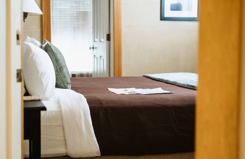 Volcano Bed & Breakfast | Volcano Union Inn and Pub