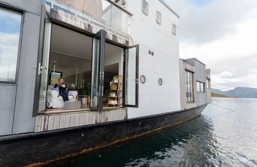 Kvaloya House | Volda Floating Home