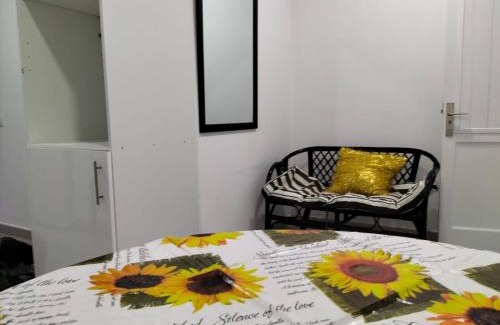 San Fernando House | VV Las Buganvillas MASPALOMAS - Cocina y habitaciones con baños privados