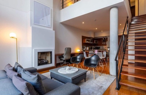 Chico Reservado Apartment | W* | Splendid 1BR Duplex in Chico