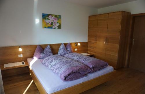 Silandro Apartment | Waalhof Ferienwohnung Apfelblüte