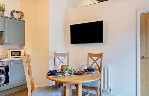 Kenn House | Wagon Linhay - Orange Elephant