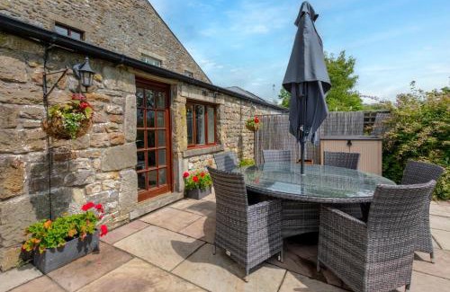 Fence House | Wagtail Cottage