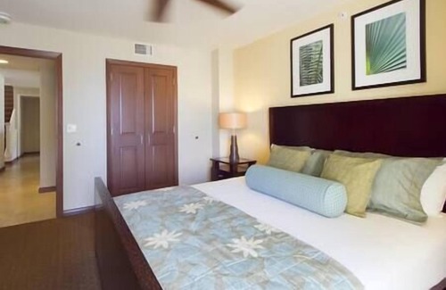 Waikiki Resort | Waikikian Beach Walk Resort & Spa, Hot Tub, Beach!