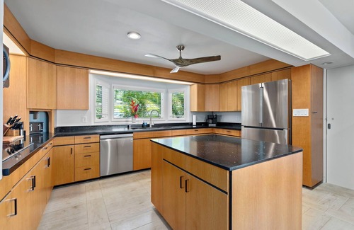 Waialae Iki Ridge House | Wailupe Beach Front: Lux Oceanfront w/Pool, Hot Tub, Beach Access & Stunning Vi