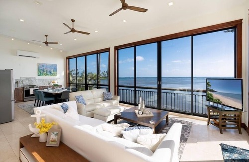 Waialae Iki Ridge House | Wailupe Seaside 6BR by Gather: Beachfront w/Luxury Guest House