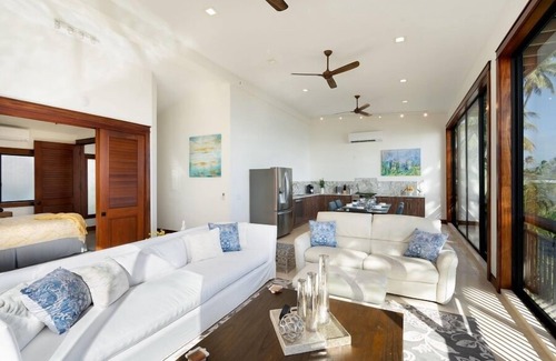 Waialae Iki Ridge House | Wailupe Seaside 6BR by Gather: Beachfront w/Luxury Guest House