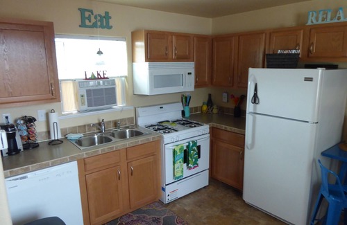 Fort Smith House | Wake Side unit at the Dam Duplex! Big Horn River & beautiful Big Horn Canyon!