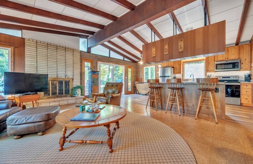 West Okoboji Cabin | Wake up on West Lake. Classic Cabin Retreat! Family Friendly with your own dock.