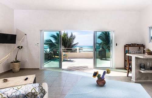 Chelem Apartment | Wake Up To This View in this Oceanfront Apartment