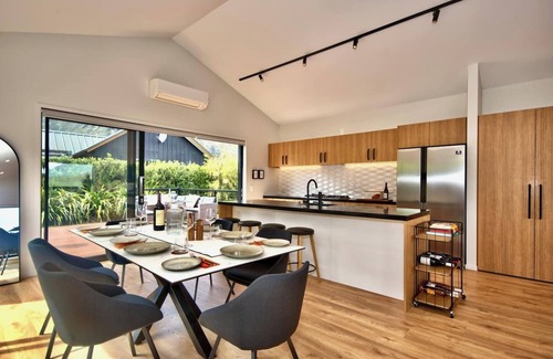 Jacks Point House | Wakeup to the majestic views of snow-capped peaks
