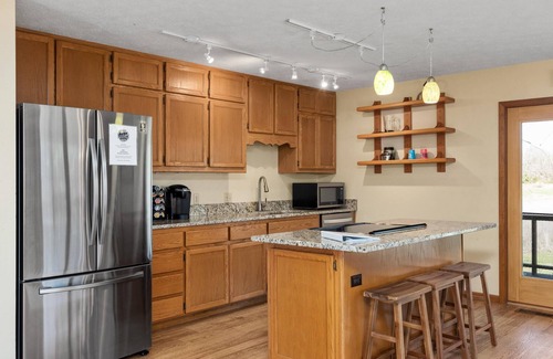 Norfork Cottage | Walk-in Norfork River Access! 6 Acres of Privacy! Old Charlie's on the Norfork River