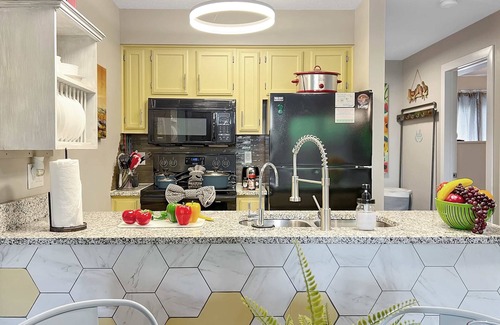 Notch Estates Condo | WALK IN, pool, Close to SDC, Hiking, Hidden Gem