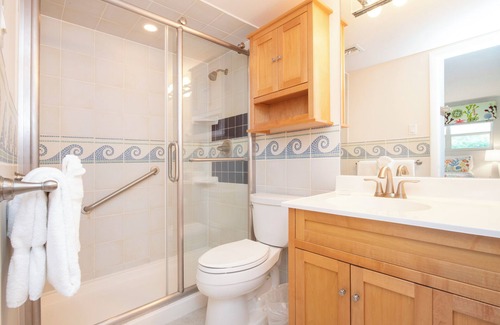 Seven Mile Beach Condo | Walk out the door onto 7-Mile Beach! Discovery Point Club #28
