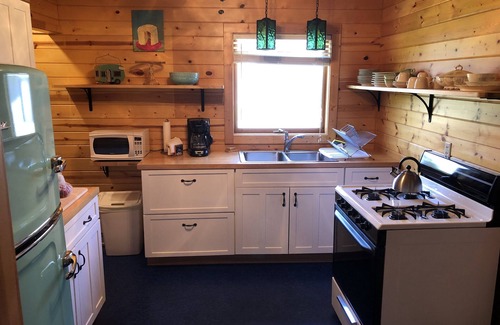 Beulah Cottage | Walk To All Beulah Amenities, Including Beach, Restaurants, Shopping, & Parks.