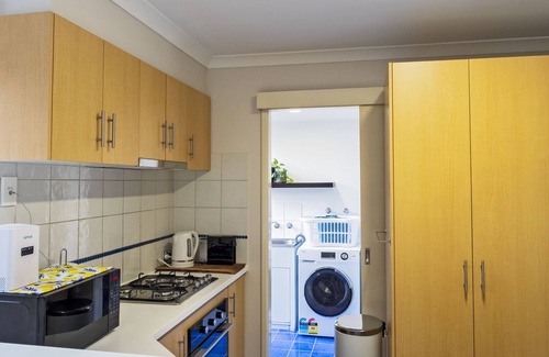 Wannanup House | Walk to Avalon Bay