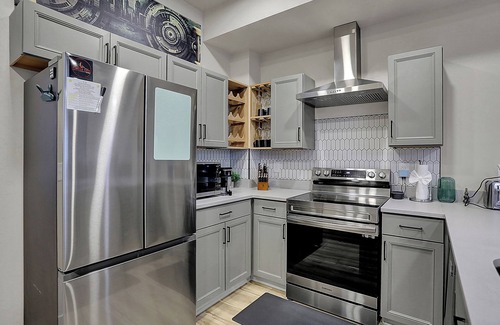 Indianapolis House | Walk to Bars and Restaurants!