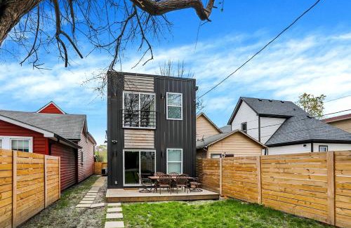 Fountain Square House | Walk to Bars and Restaurants in Fountain Square