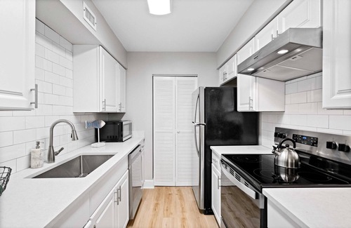 Hilton Head Island Villa | Walk to Beach- 2BR 2BA Villa - Fully Renovated