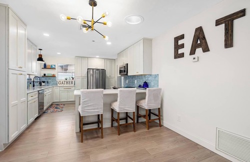 Ortona Park House | Walk to Beach – 3BR w/Heated Pool & Fenced Yard