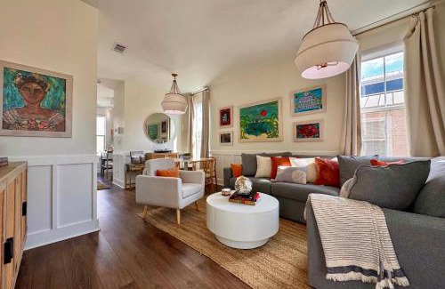 Pass Christian House | Walk to Beach Cottage with Yard in Pass Christian!