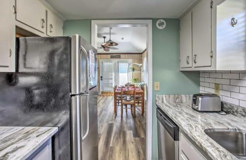 Myrtle Beach House | Walk to Beach Dog-Friendly Myrtle Beach Cottage!