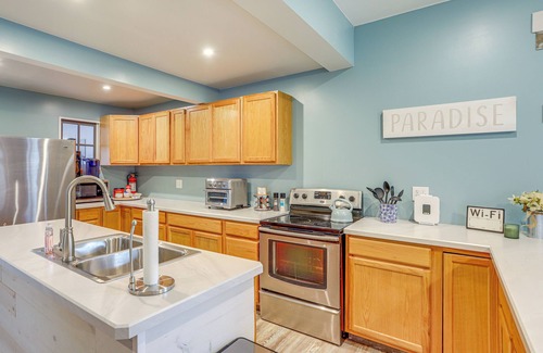 Vermilion House | Walk to Beach: Home w/Pool in Vermilion