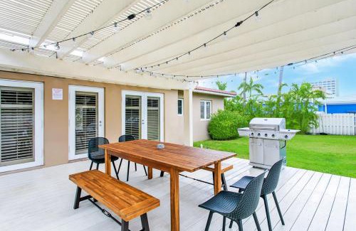 Hollywood Lakes House | Walk to Beach Luxury 5BR & 3BA Villa Hollywood Lakes