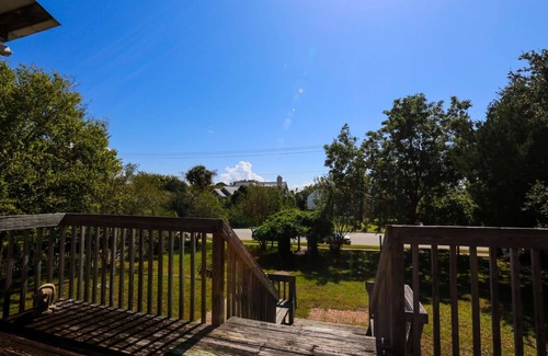 Sullivan's Island House | Walk to Beach. Timeless Sullivan's Island Family Home. Dog Friendly. 30 DAYS MINIMUM RENTAL!