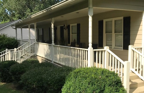 Carrollton House | Walk to Carrollton Square! Entire Home Upstairs For Rent.