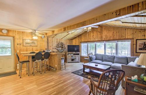 Friendship House | Walk to Castle Rock County Park Rustic Cabin