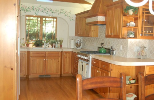 Northwest Carmel Cottage | Walk to downtown and the beach. Hear the ocean from this charming home.