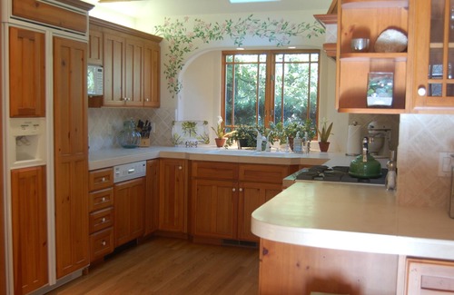 Northwest Carmel Cottage | Walk to downtown and the beach. Hear the ocean from this charming home.