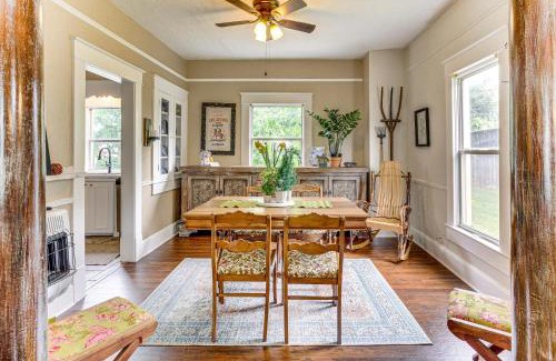 Guthrie House | Walk to Downtown Historic Guthrie Home on Mansur