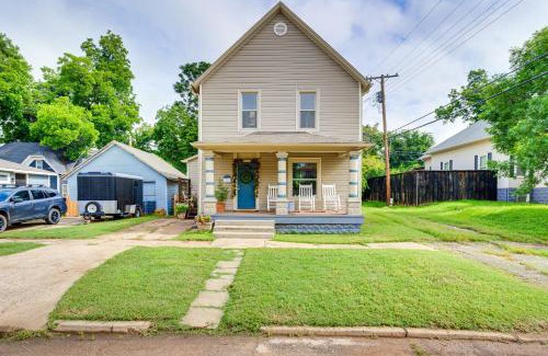 Guthrie House | Walk to Downtown Historic Guthrie Home on Mansur