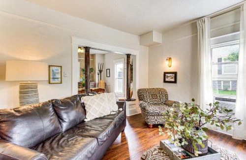 Guthrie House | Walk to Downtown Historic Guthrie Home on Mansur