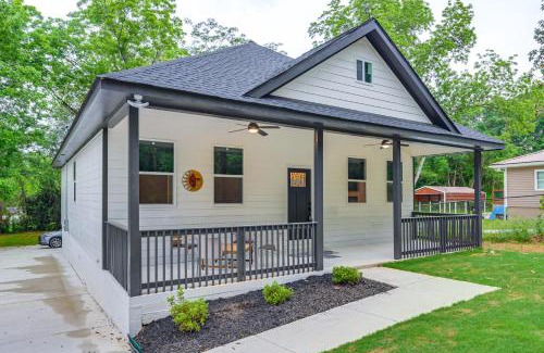 Hogansville House | Walk to Downtown! Modern Hogansville Home with Patio