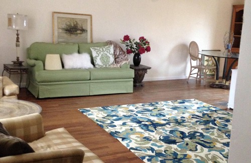 Napa House | WALK TO DOWNTOWN NAPA! EUROPEAN STYLE 2 BEDROOM DUPLEX WITH CHARM!