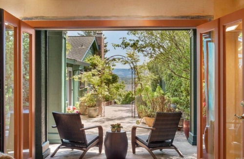 Sebastopol House | Walk to Downtown Sebastopol * Luxe Vacation Studio