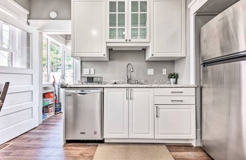 North End Cottage | Walk to Downtown!